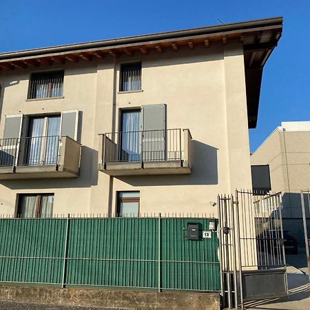 Il Caravaggio Guest House 2 그라소비오 외부 사진