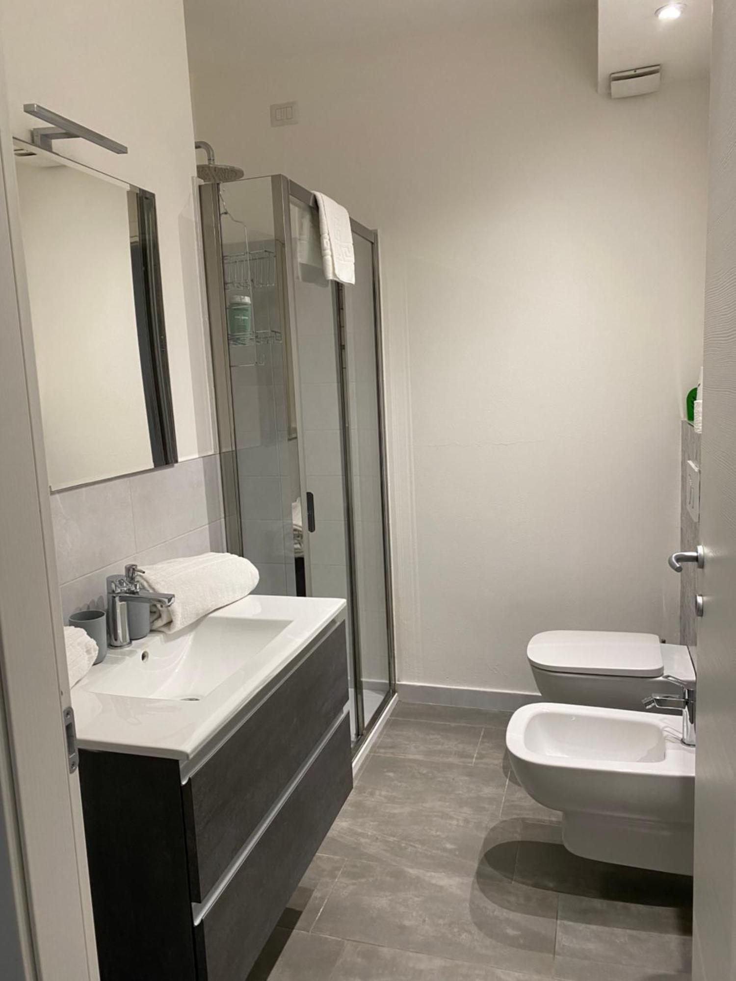 Il Caravaggio Guest House 2 그라소비오 외부 사진